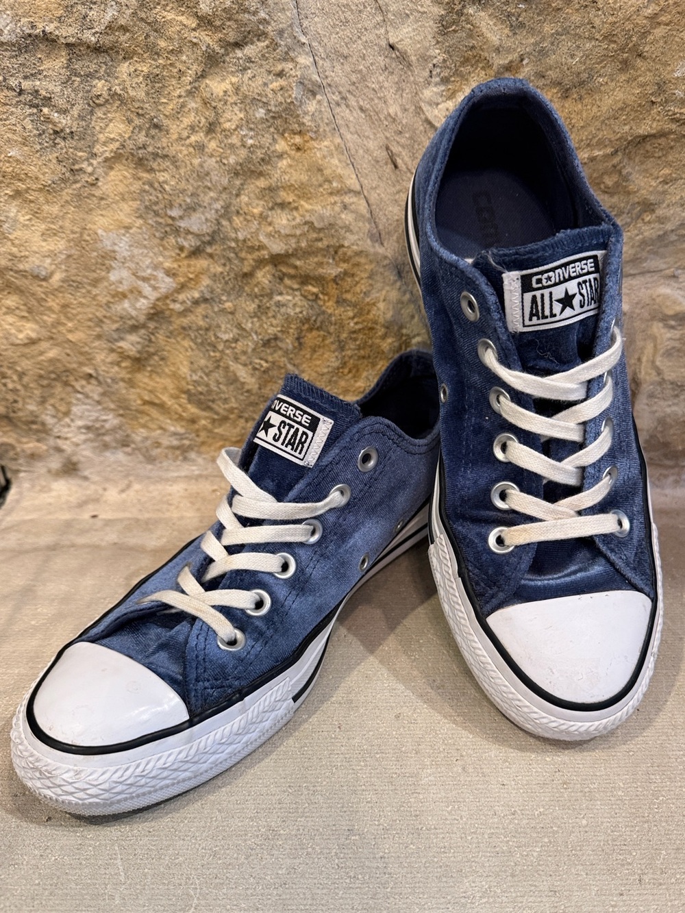 Converse Chuck Taylor Ox Low Top Midnight Blue Velour Velvet Feel Size 7.5